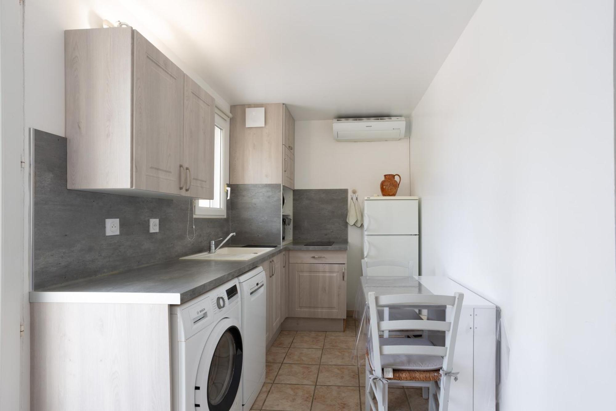 Cote Oliviers 4p - Appt 4p Climatise Avec Piscine Apartment *