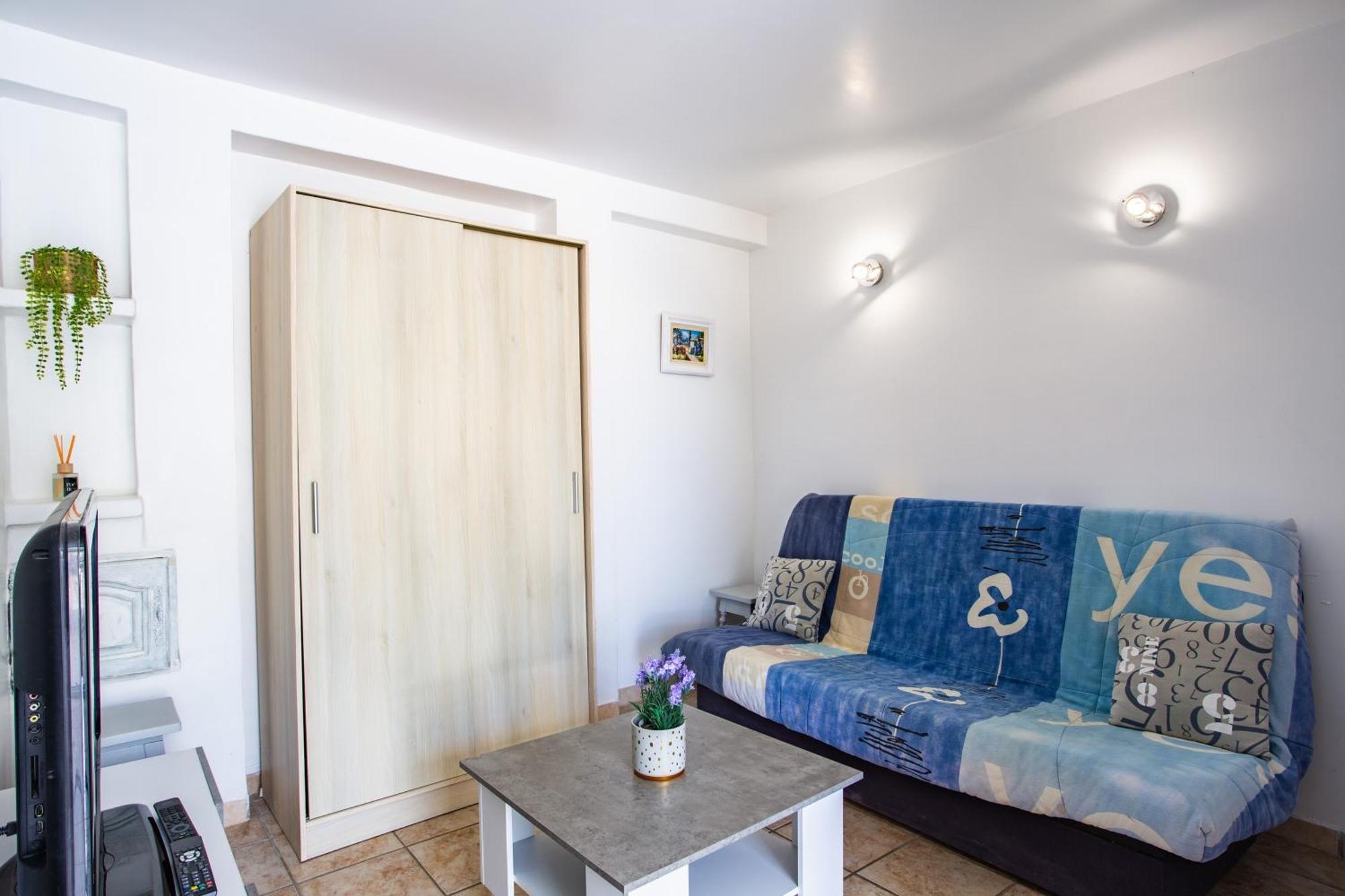 Apartment Cote Oliviers 4p - Appt 4p Climatise Avec Piscine Beaucaire (Gard)