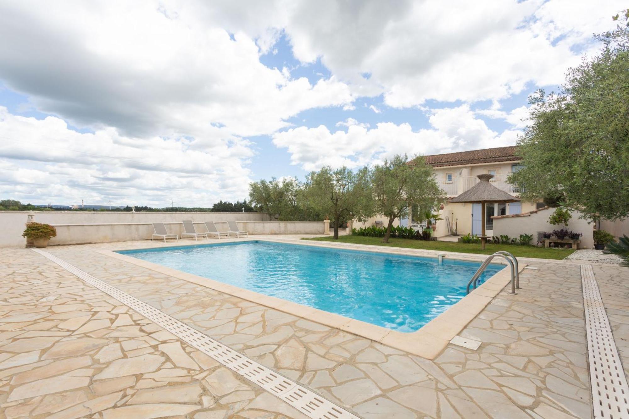 Cote Oliviers 4p - Appt 4p Climatise Avec Piscine Beaucaire (Gard)