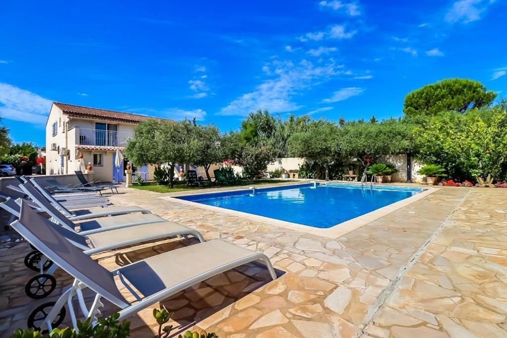 Apartment Cote Oliviers 4p - Appt 4p Climatise Avec Piscine *